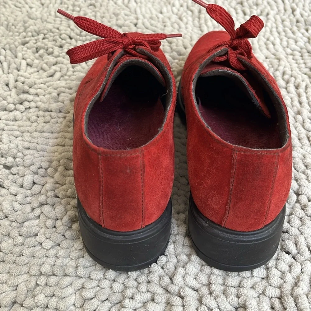 Munro Derby shoes in vibrant red - Picture 6 of 6